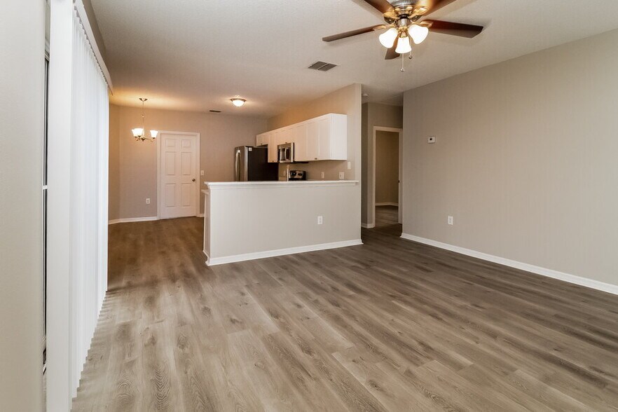 Building Photo - 515 Maricopa Dr