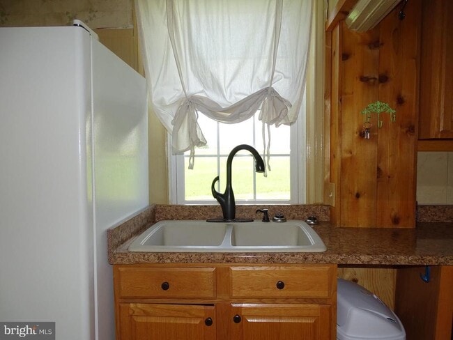 Building Photo - 1410 Gillan Dr