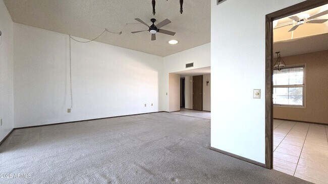 Building Photo - 11014 W Granada Dr