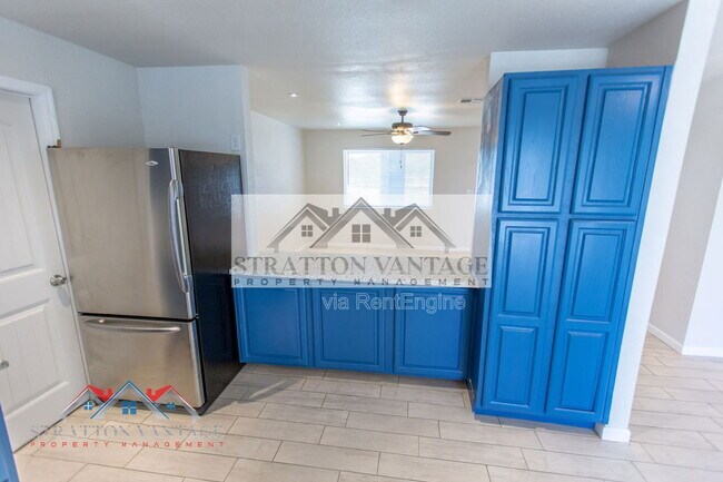 Building Photo - 11033 N Geronimo Dr