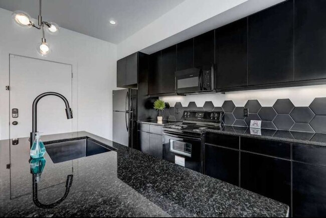 Building Photo - 940 Piedmont Ave NE