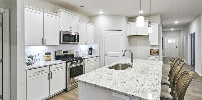 Building Photo - 3 Bedroom / 3 Bath Single Family Home near Brier Creek with 1st floor living!