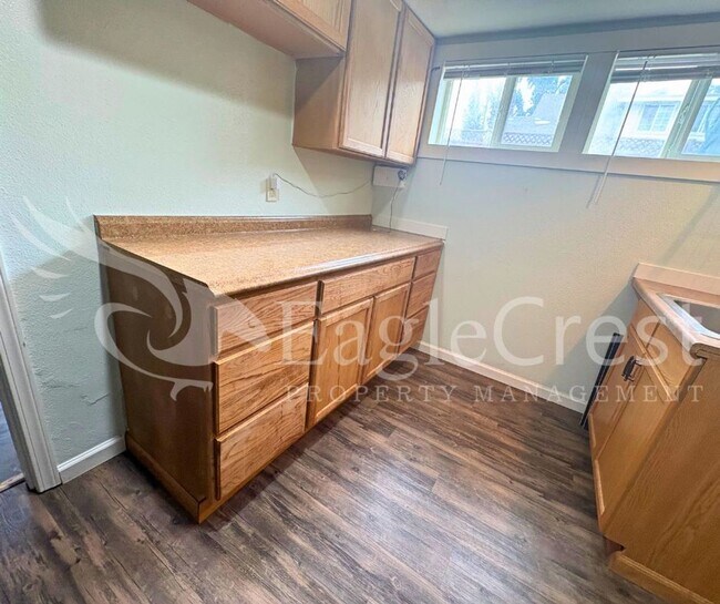 Building Photo - 127SW6
