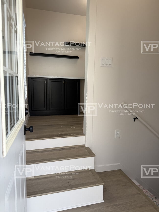 Building Photo - 1335 Dousman St