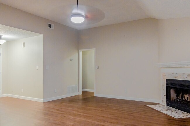 Building Photo - 3/2 located in Ft. Walton Beach