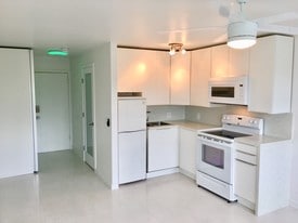Building Photo - 6484 Indian Creek Dr