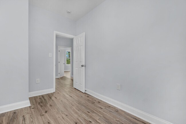 Building Photo - 510 Edgewood St