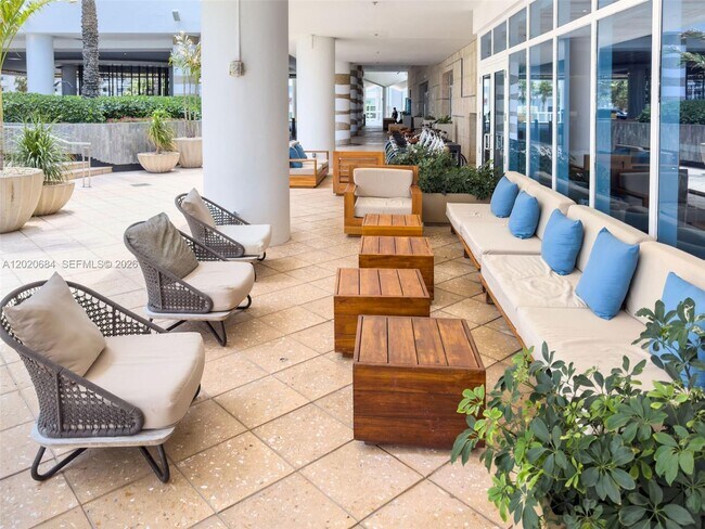 Building Photo - 6801 Collins Ave
