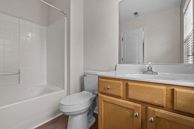 Building Photo - Beautiful 2-Bedroom, 2.5-Bath condo for Rent in Virginia Beach