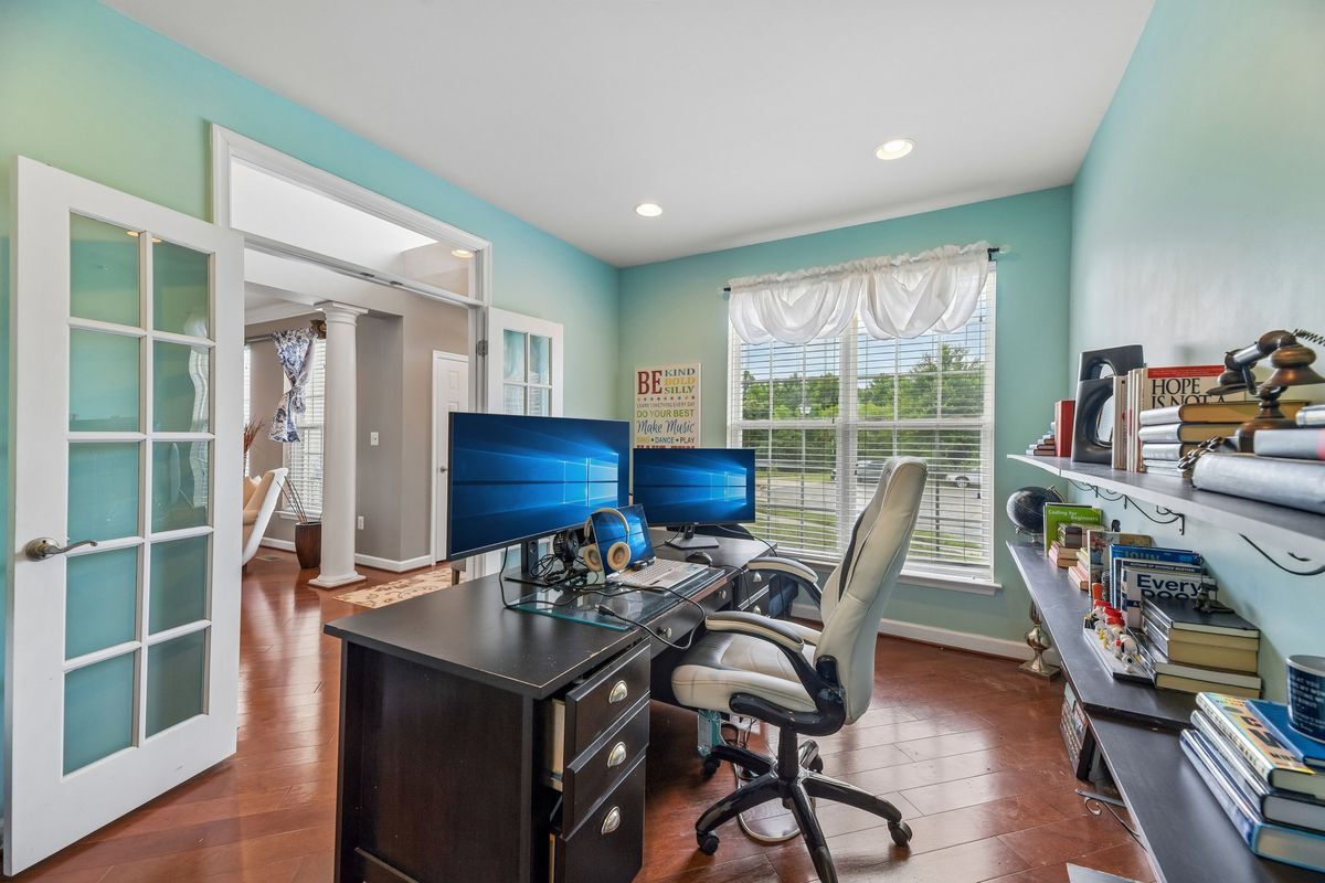 Building Photo - 11612 American Swing Pl
