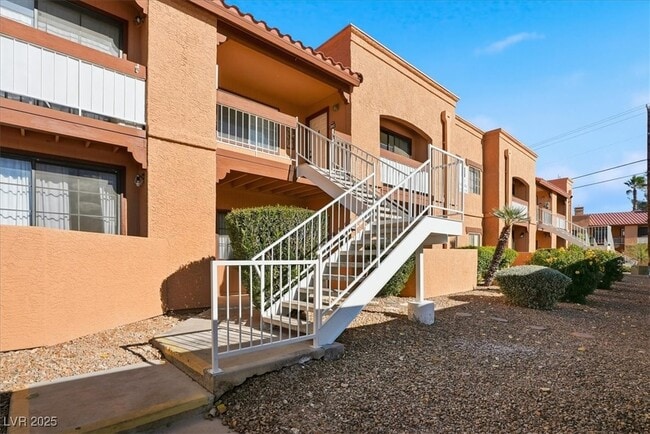 Building Photo - 5114 S Jones Blvd