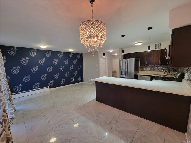 Building Photo - 172-31 Highland Ave