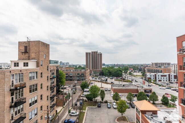 Building Photo - 6 S Laflin St
