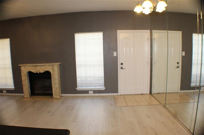 Building Photo - 7342 Regency Square Ct
