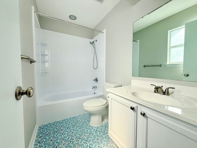 Building Photo - 2553 Stockbridge Dr