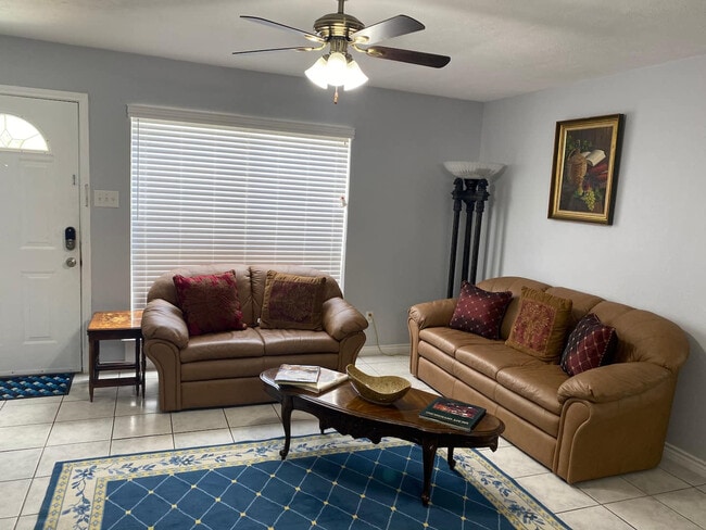 Building Photo - 5013 Wingfoot Ln