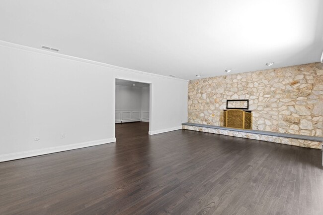 Building Photo - 275 Alfred Ave