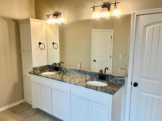 Building Photo - 1311 Oleander Dr