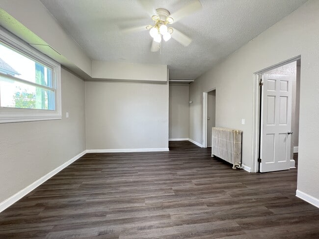 Building Photo - 1008 Rhomberg Ave