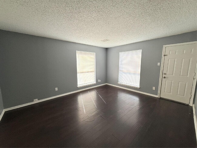 Building Photo - 2641 Santa Barbara Dr