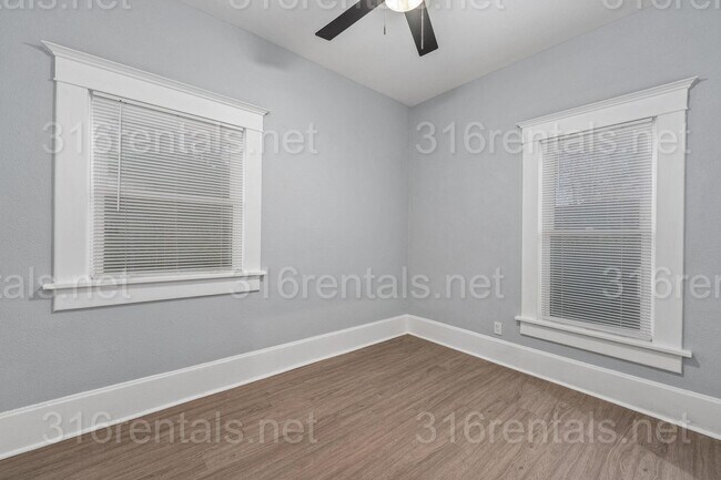 Building Photo - $850 - 1 bed 1 bath - Beautiful newly renovated Multi-family home located in Delano