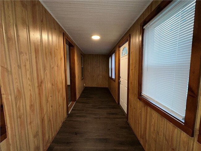 Building Photo - 177 Boyden St