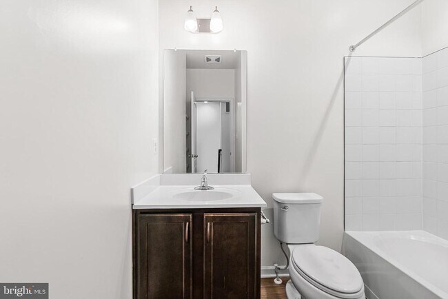 Building Photo - 6202 Davinci St