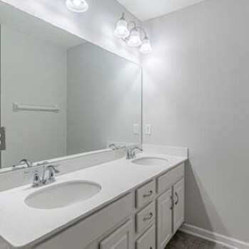 Building Photo - 319 Richmond Dr