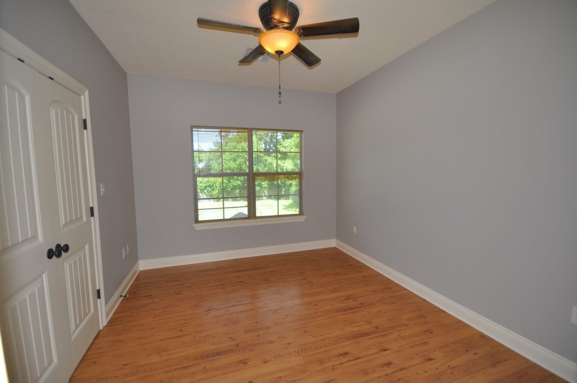 Building Photo - 417 Chavanne St