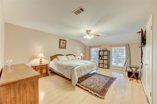 Building Photo - 824 Wax Myrtle Ln