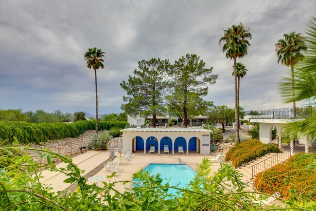 Building Photo - 5026 N Crestridge Dr