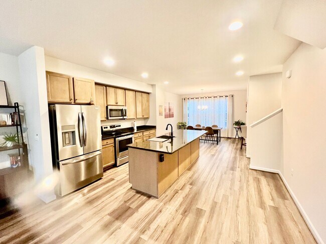 Building Photo - 2209 Swallowtail Ln