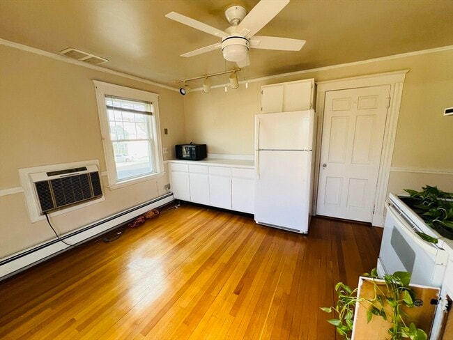 Building Photo - 3 Lynnfield St