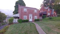 Building Photo - *Updated & Spacious 3BD/2BA Single-Family ...