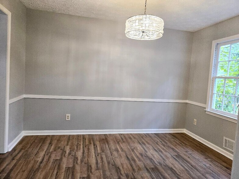 Building Photo - 5696 Wylake Dr