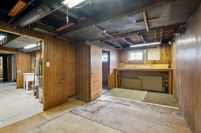 Building Photo - 5039 26th Ave