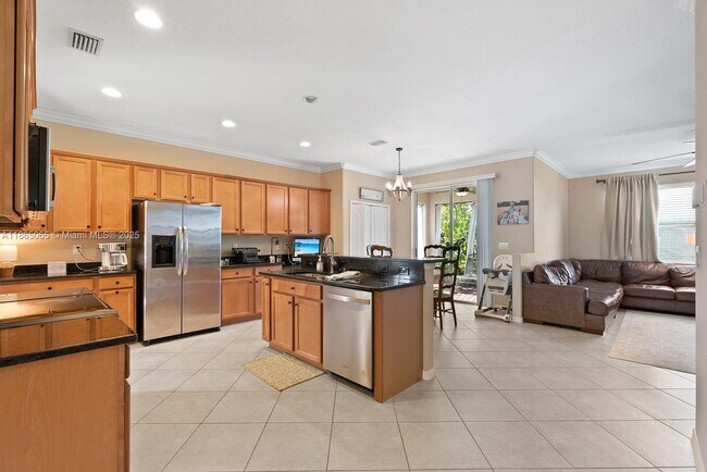 Building Photo - 2330 Heydon Cir E