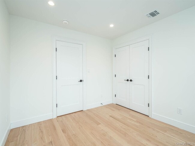 Building Photo - 35 Dunwood Rd