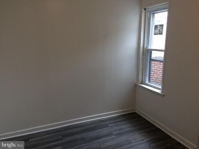 Building Photo - 267 W Sheldon St