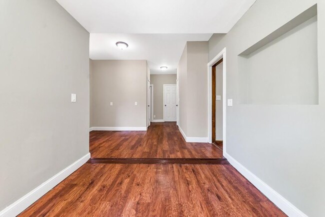 Rear entry/hallway - 717 River Rd