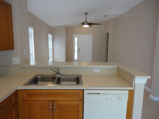 Building Photo - 11505 Crestlake Village Dr