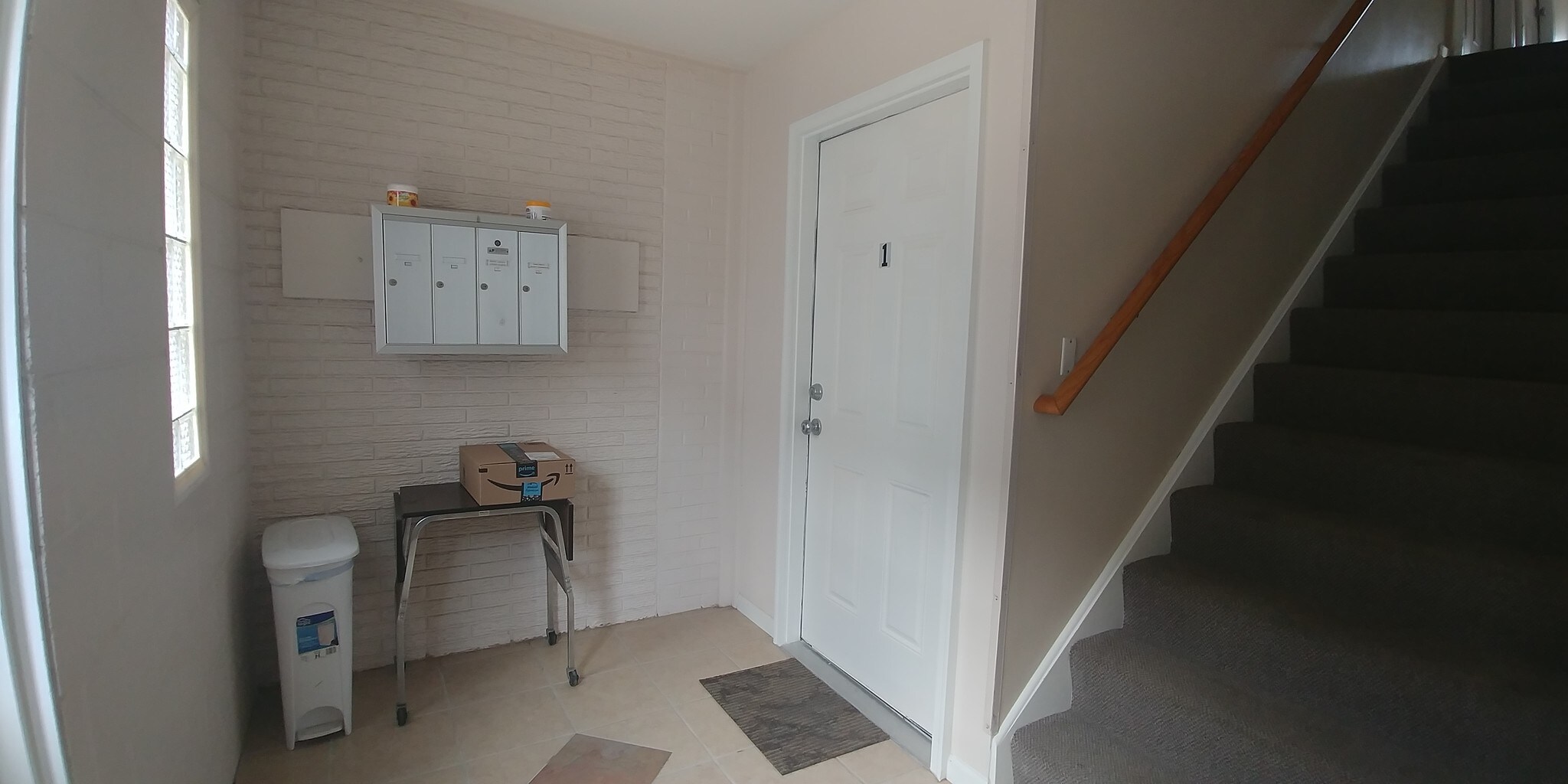 Private Secure Entry hall - 1317 Argo Ln