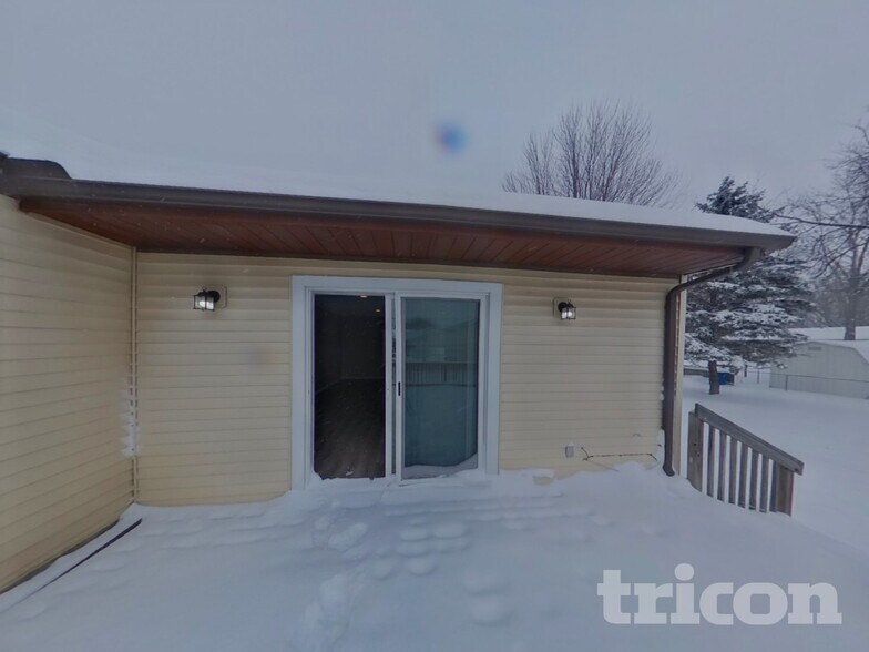 Building Photo - 6737 Upper 162nd St W