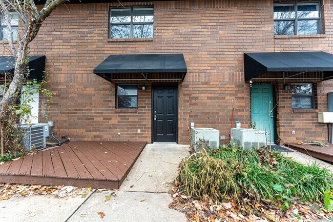 Building Photo - 2 Blocks from Downtown Siloam