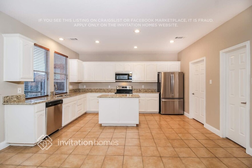 Building Photo - 6231 Farrah Dr
