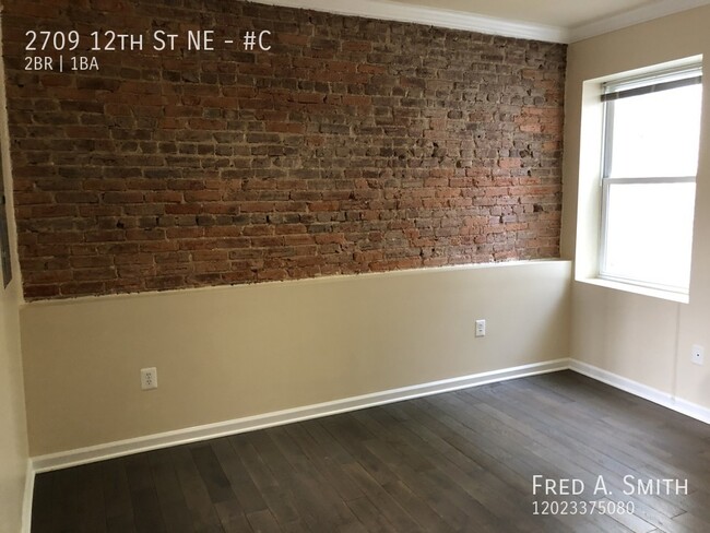 Building Photo - 2 Bedroom Top Floor Unit in Brookland