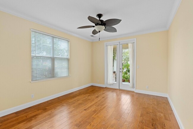 Building Photo - Spacious 3 Bedroom, 3 Bathroom Home with P...