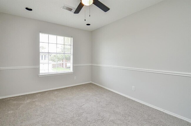 Building Photo - 1206 Green Knoll Dr