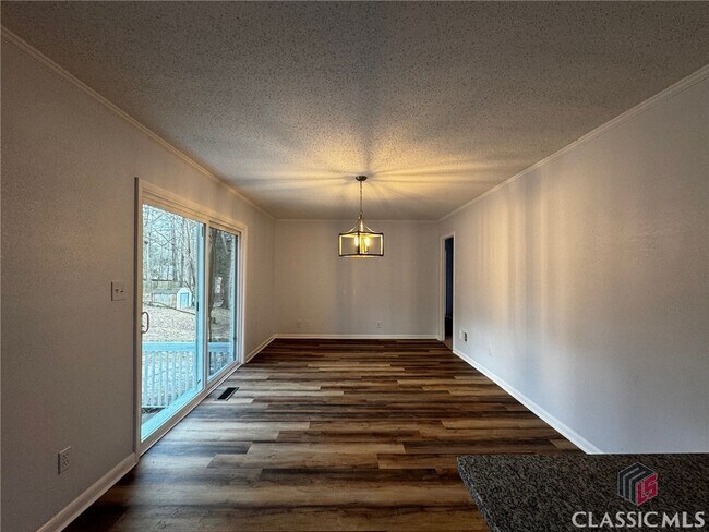 Building Photo - 215 Rivermont Rd