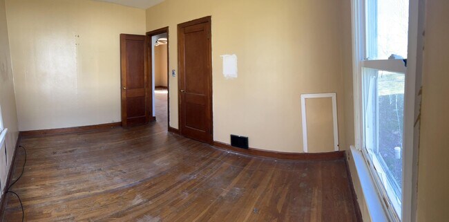 Building Photo - 309 E Pine St
